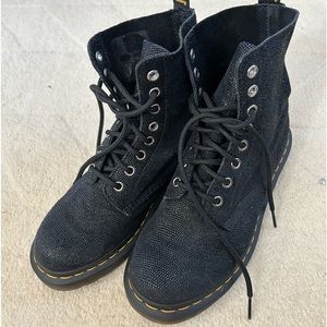 Dr. Martens The Original Size UK 5/US 7 women’s